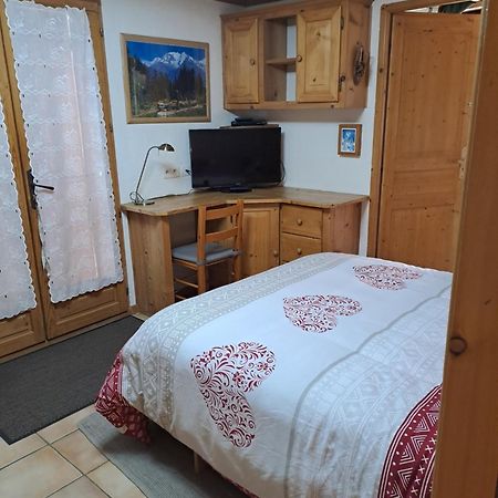 A4 Km De Megeve Tres Joli Studio Avec Jacuzzi ,Vue Sur Les Montagnes Au Calme Praz-sur-Arly Ngoại thất bức ảnh