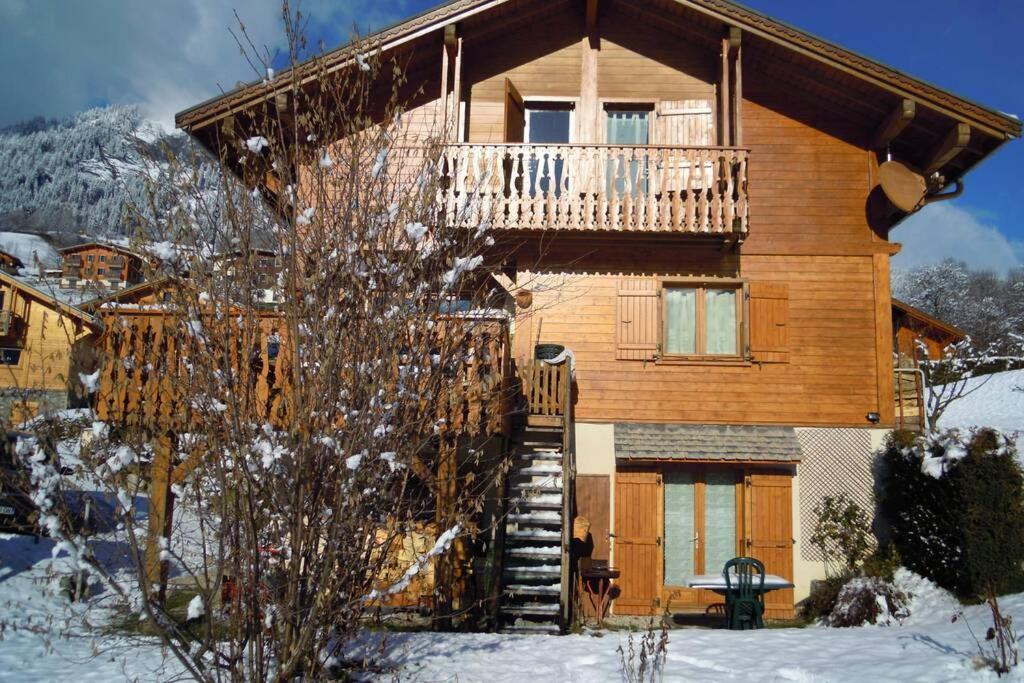 A4 Km De Megeve Tres Joli Studio Avec Jacuzzi ,Vue Sur Les Montagnes Au Calme Praz-sur-Arly Ngoại thất bức ảnh