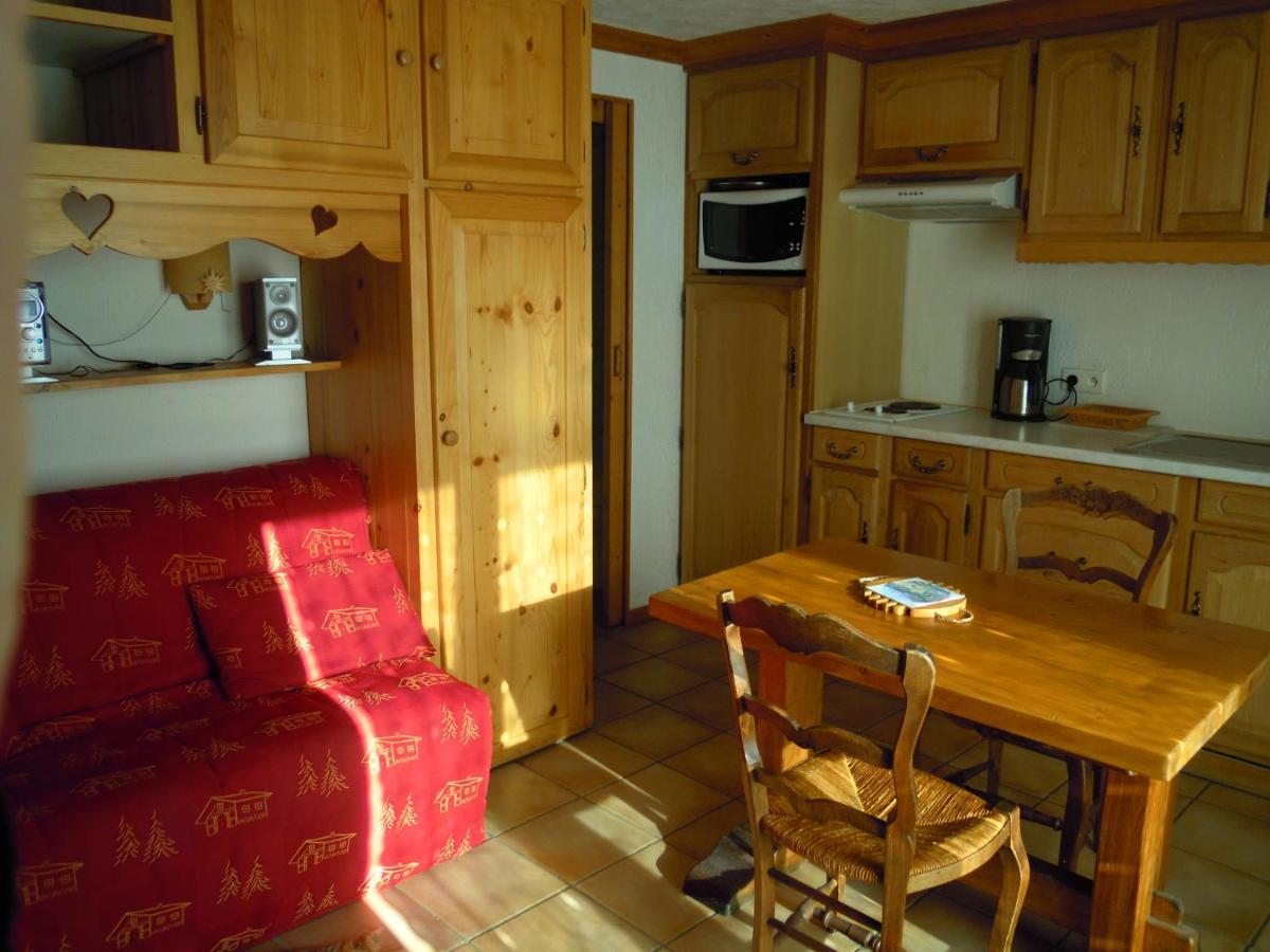 A4 Km De Megeve Tres Joli Studio Avec Jacuzzi ,Vue Sur Les Montagnes Au Calme Praz-sur-Arly Ngoại thất bức ảnh