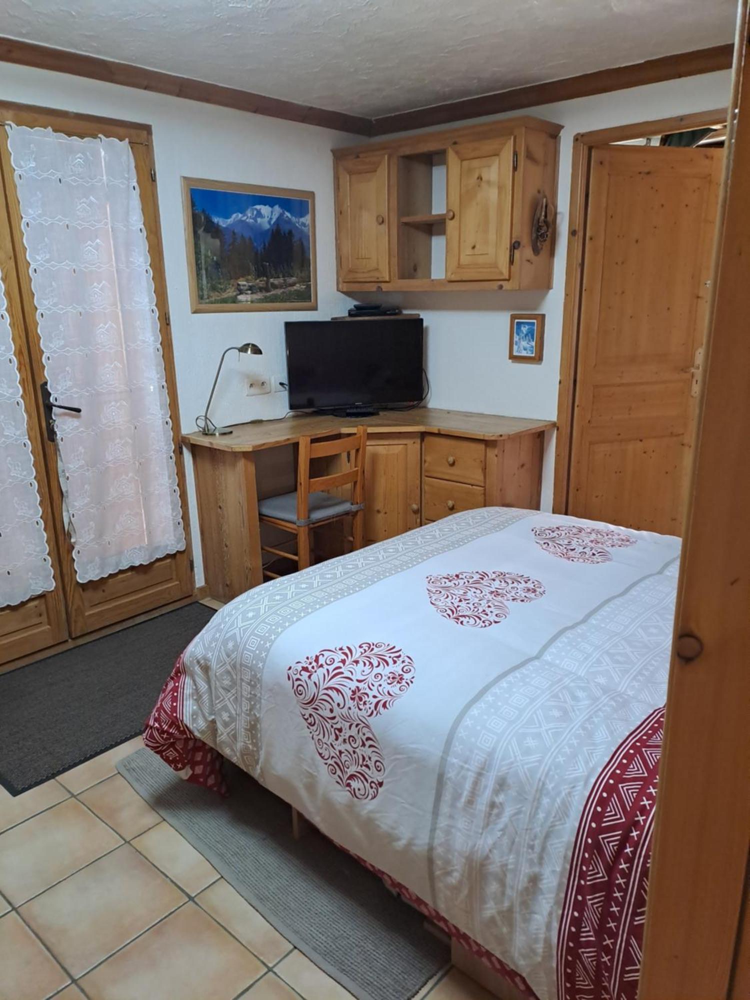 A4 Km De Megeve Tres Joli Studio Avec Jacuzzi ,Vue Sur Les Montagnes Au Calme Praz-sur-Arly Ngoại thất bức ảnh